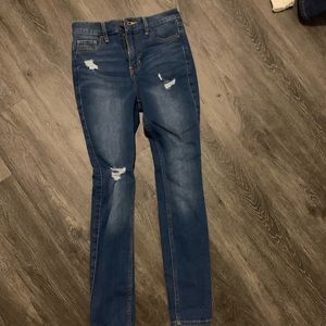 Hollister Ripped Skinny Jeans